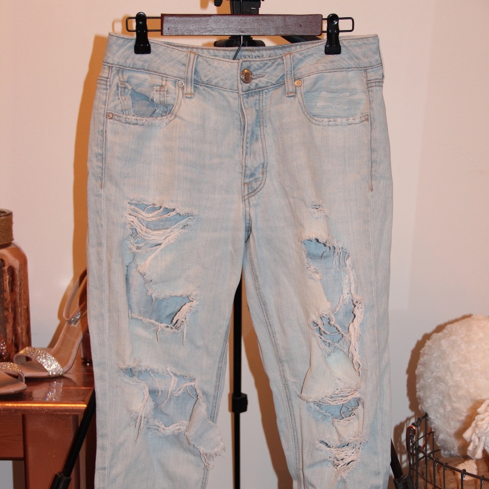 Light Wash Ripped Blue Jeans